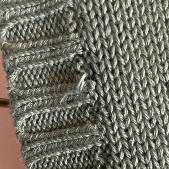 brandy melville green mia sweater vest - Picture 5 of 6